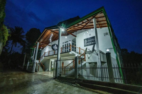 The KANDY DOWNTOWN Maroon House